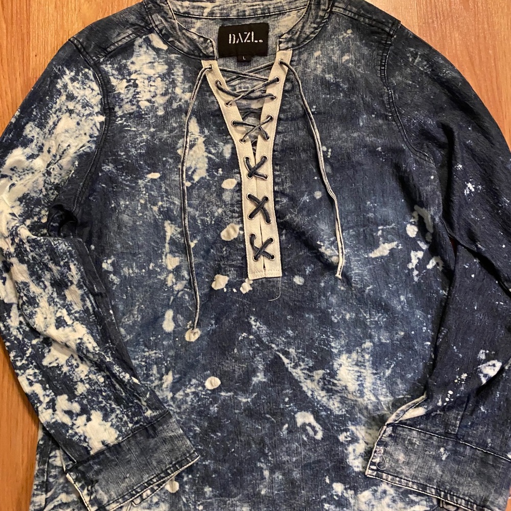 DAZi Distressed jean lace up shirt